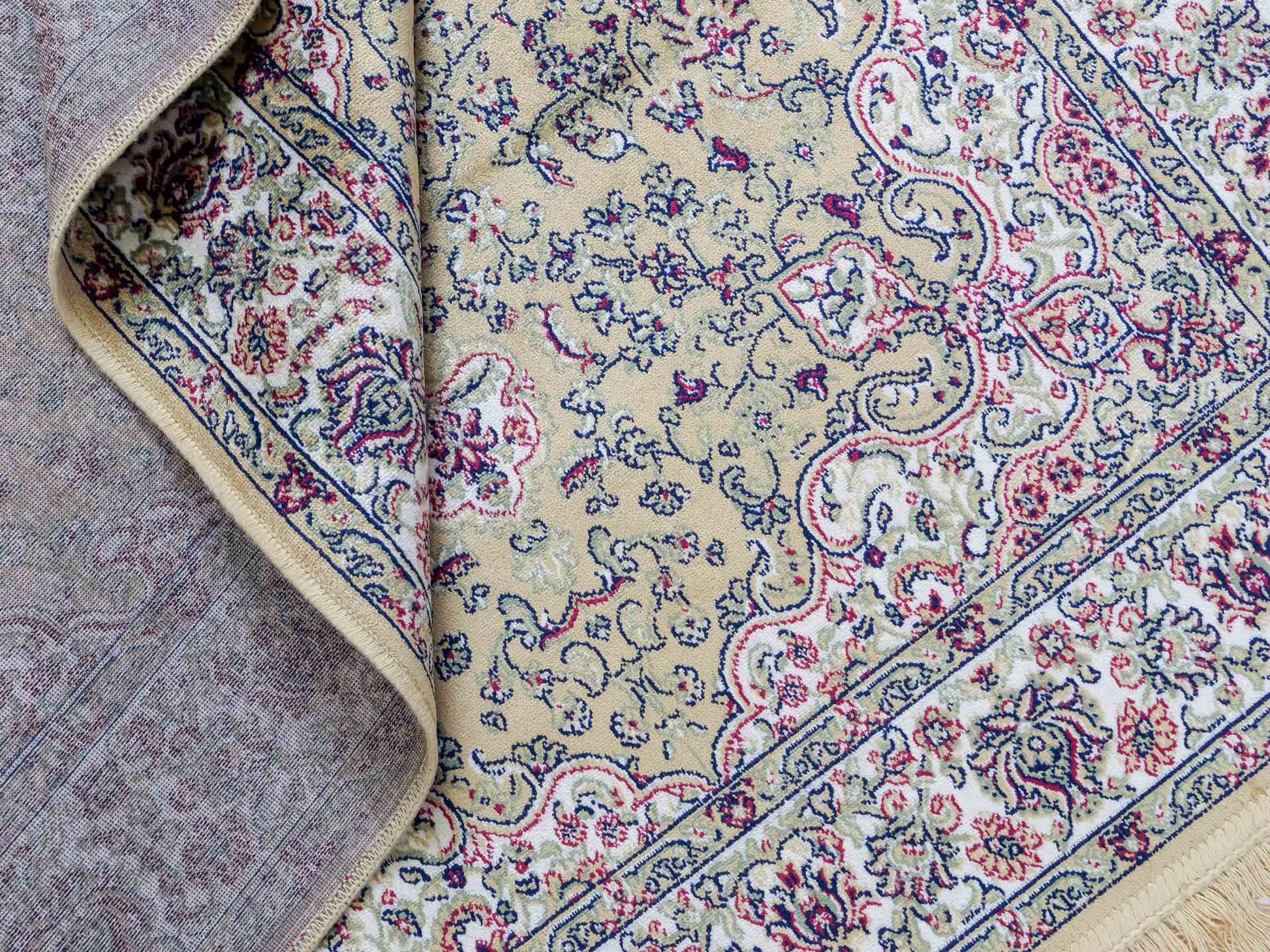 Belgischer, maschinell gefertigter Design Orientteppich aus Kunstseide, beige, creme. 140x98 cm. Verkauf durch Jupiter Intl.