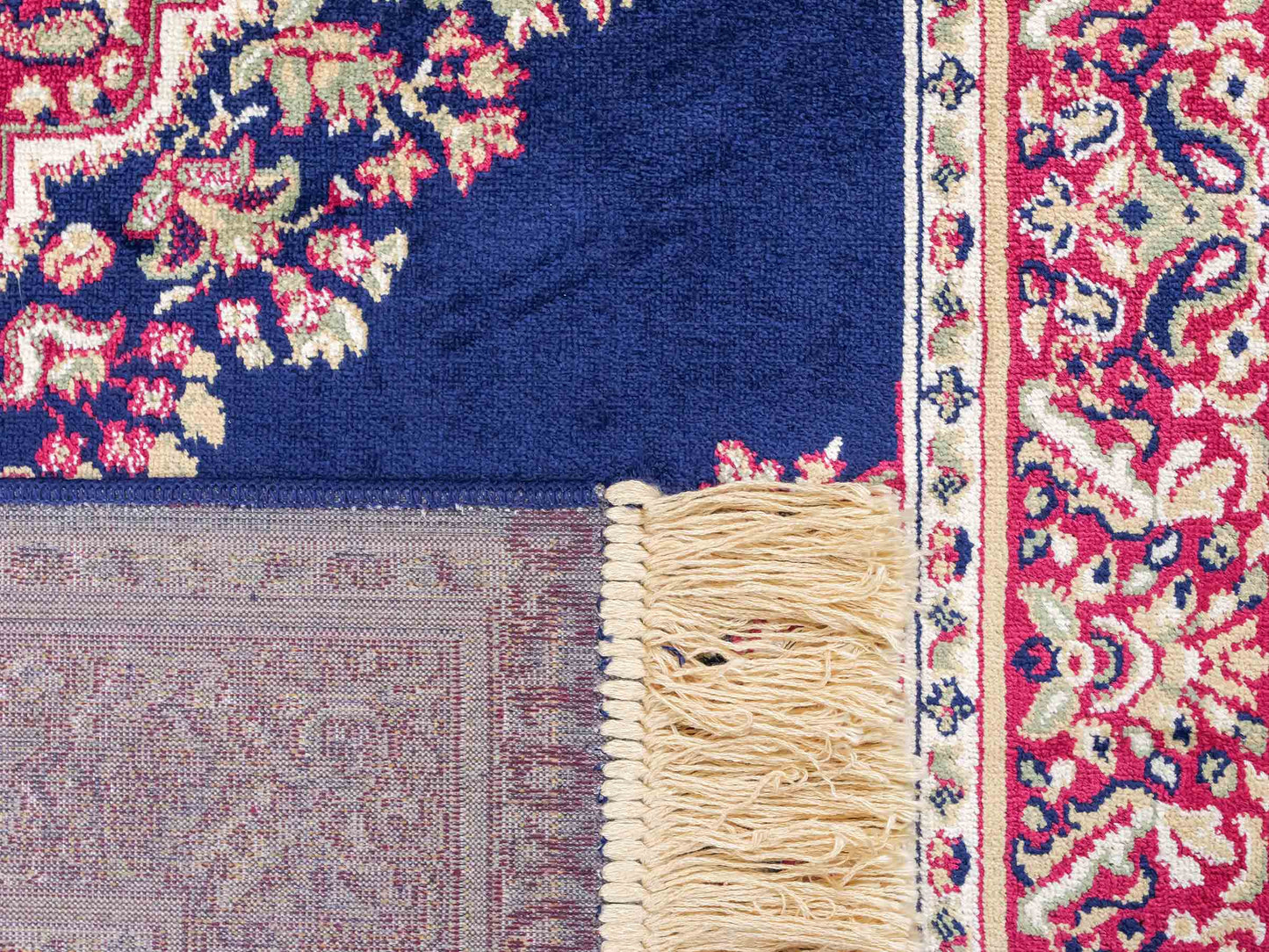 Belgischer, maschinell gefertigter Design Orientteppich aus Kunstseide, blau. 154x79 cm. Verkauf durch Jupiter Intl.
