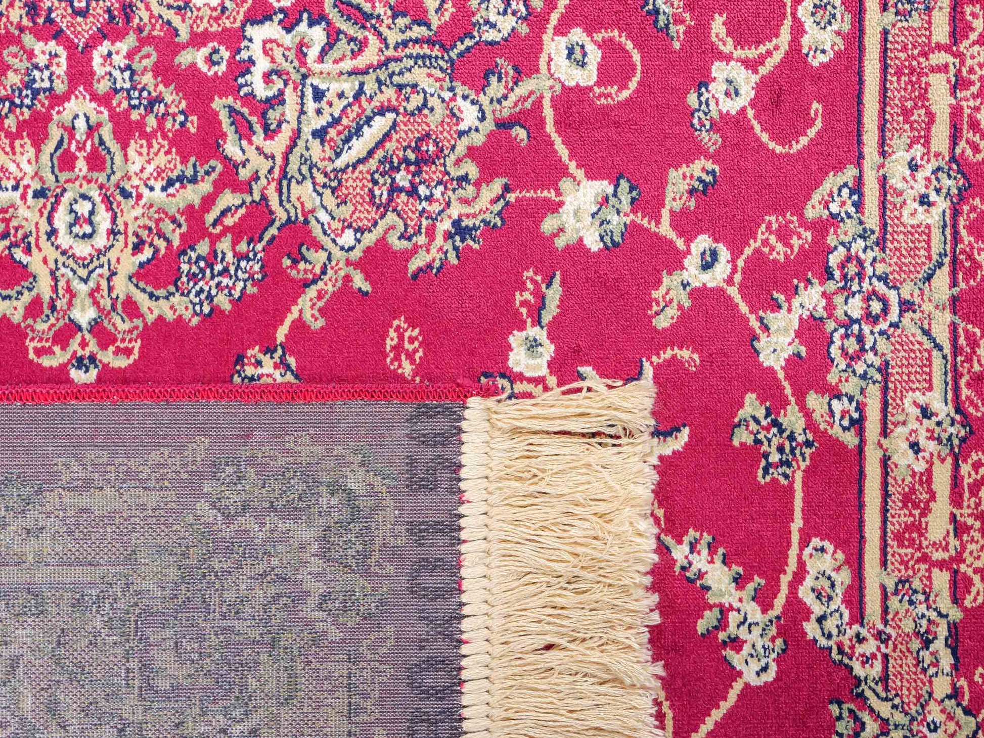 Belgischer, maschinell gefertigter Design Orientteppich aus Kunstseide, rot. 154x79 cm. Verkauf durch Jupiter Intl.