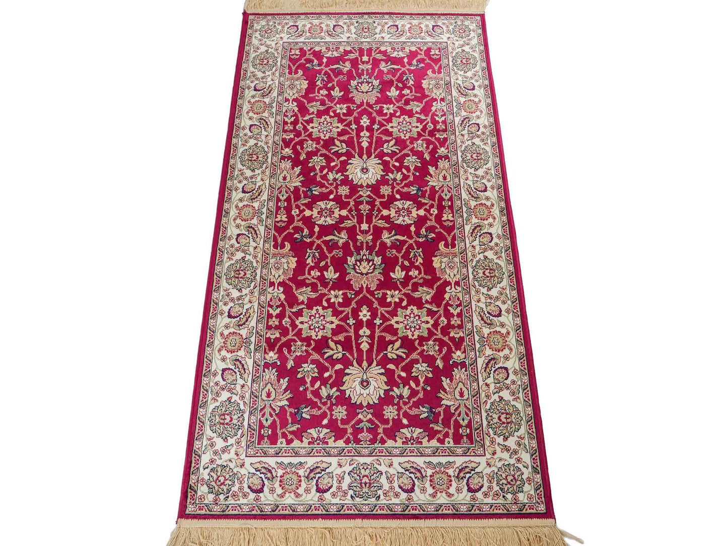 Belgischer, maschinell gefertigter Design Orientteppich aus Kunstseide, rot. 154x79 cm. Verkauf durch Jupiter Intl.