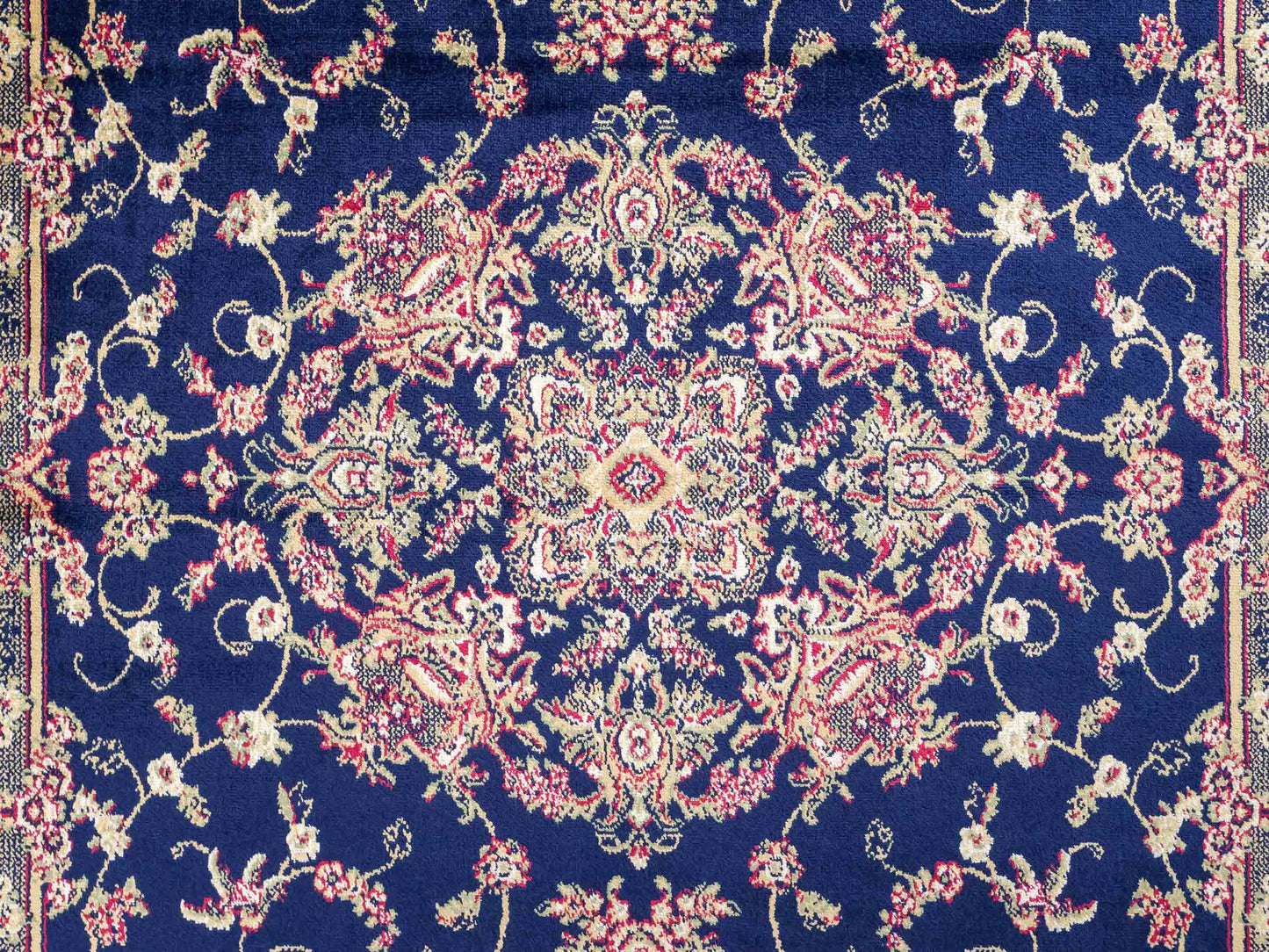 Belgischer, maschinell gefertigter Orientteppich aus Kunstseide, blau. 154x79 cm. Verkauf durch Jupiter Intl.