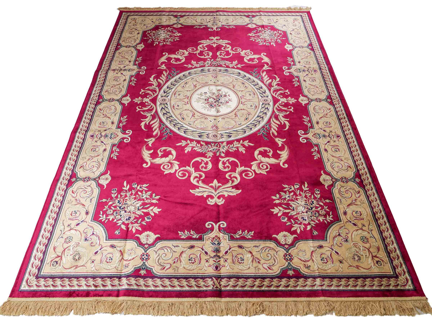 Belgischer, maschinell gefertigter Design Orientteppich aus Kunstseide, rot. 275x185 cm. Verkauf durch Jupiter Intl.