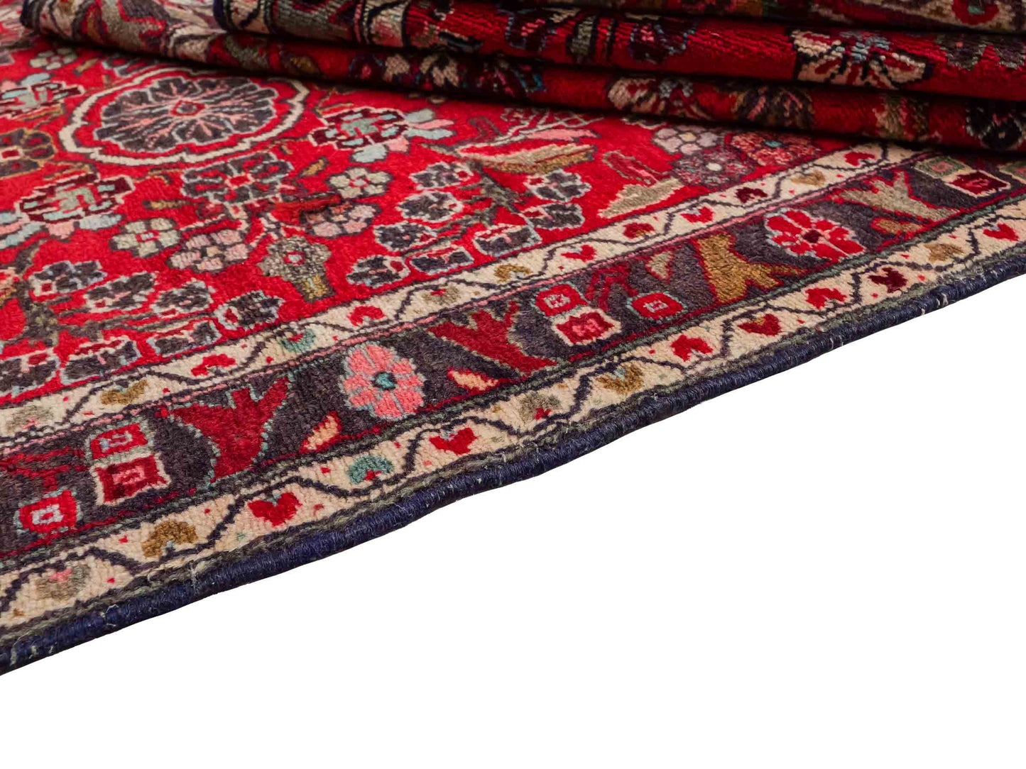 Feiner, handgeknüpfter, persischer Hamedan Dorfteppich aus Wolle von Khademi. Farbe: Rot. 305 x 108 cm. Vertrieb durch JUPITER Intl.