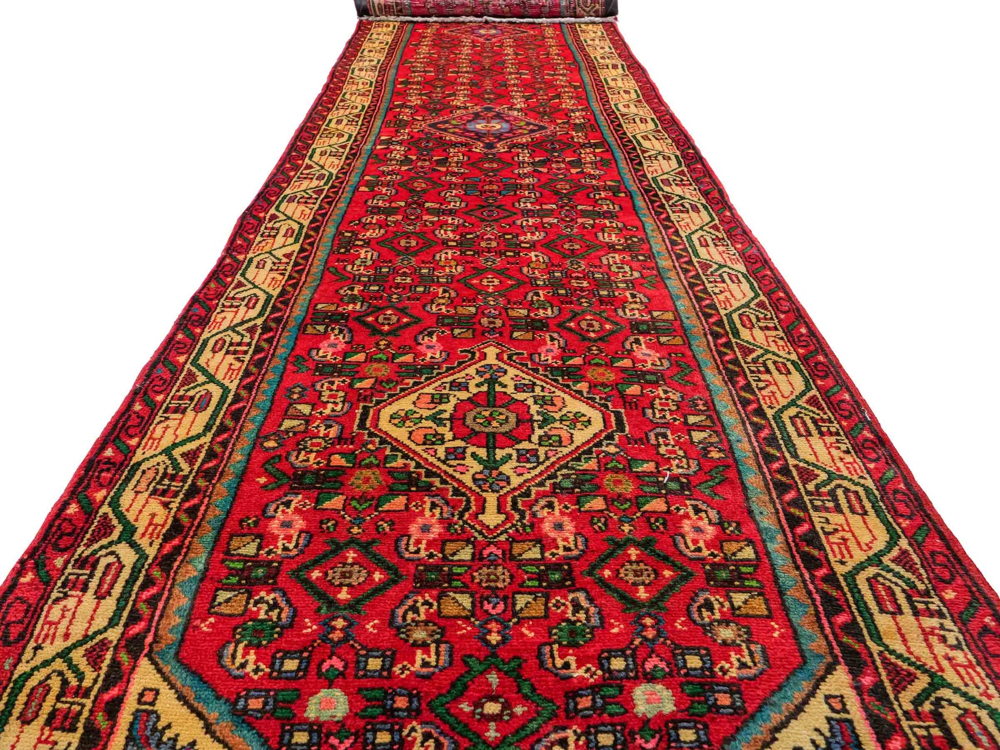 Feiner, handgeknüpfter, persischer Hamedan Dorfteppich aus Wolle von Khademi. Farbe: Rot. 367 x 80 cm. Vertrieb durch JUPITER Intl.