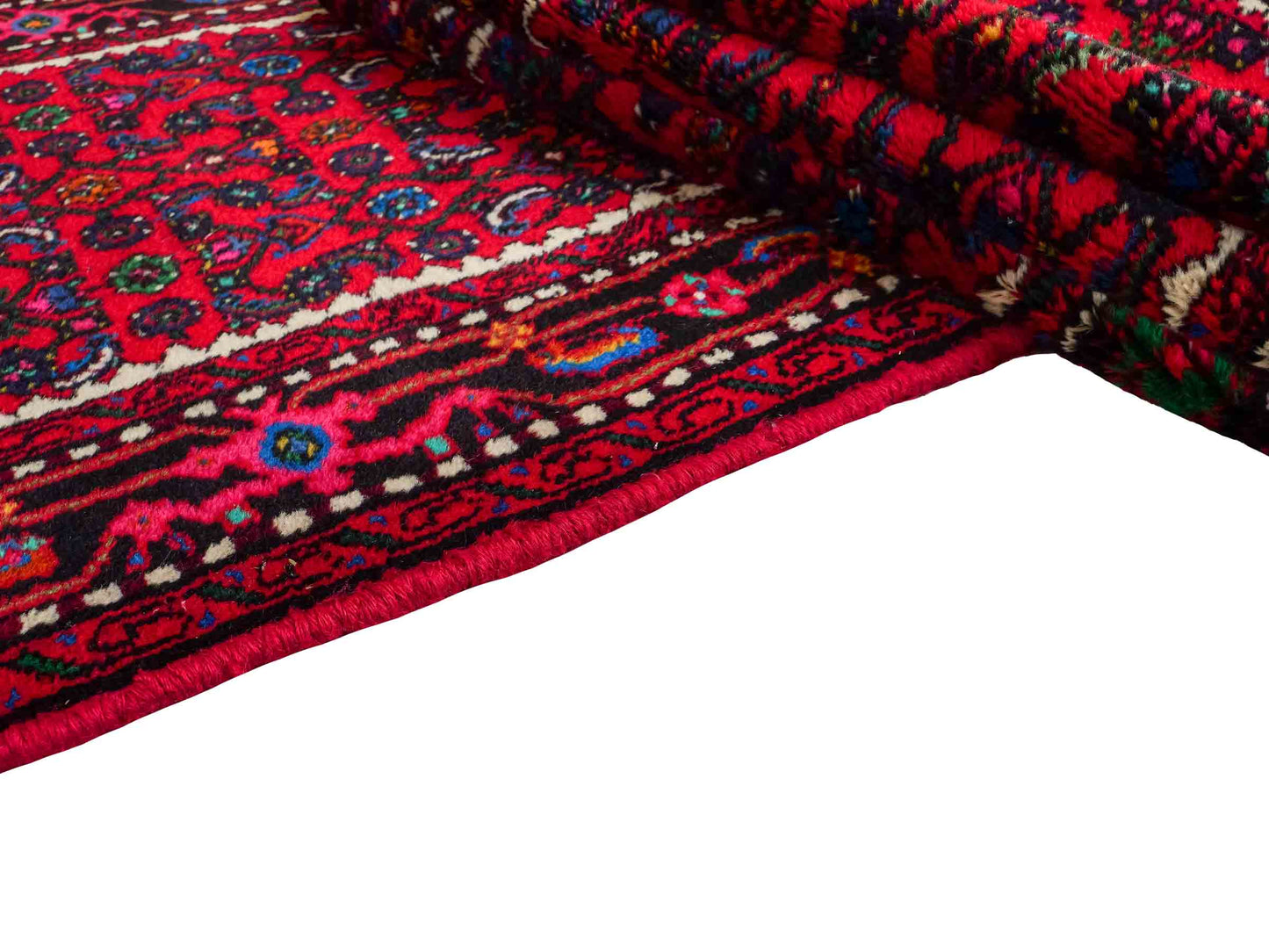 Feiner, handgeknüpfter, persischer Hamedan Dorfteppich aus Wolle von Khademi. Farbe: Rot. 490 x 82 cm. Vertrieb durch JUPITER Intl.