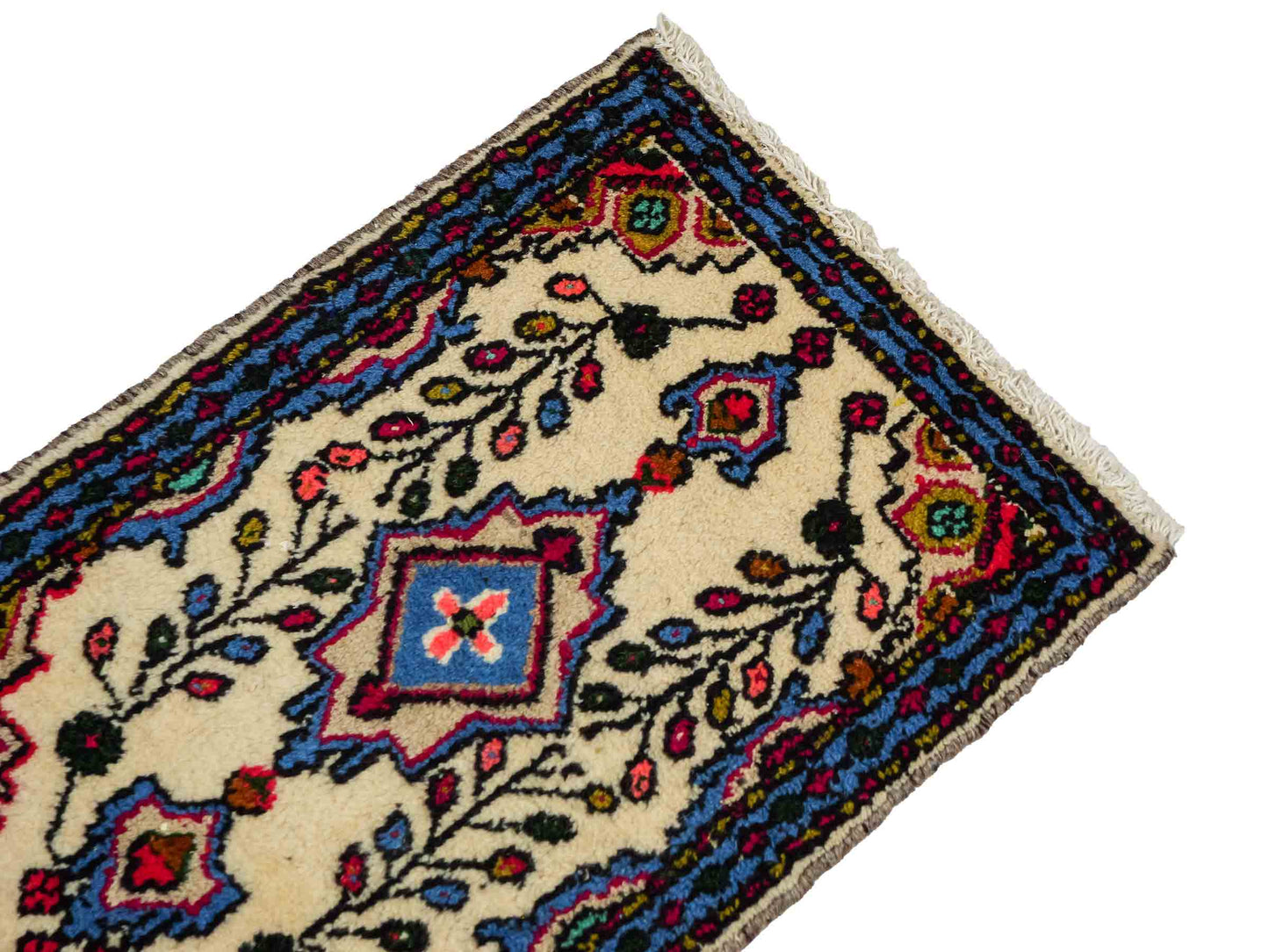 Handgeknüpfter, persischer Hamedan Dorfteppich aus Wolle von Khademi. Größe: 70 x 47 cm. Farbe: Cremeweiß, blau. Verkauf durch JUPITER Intl.