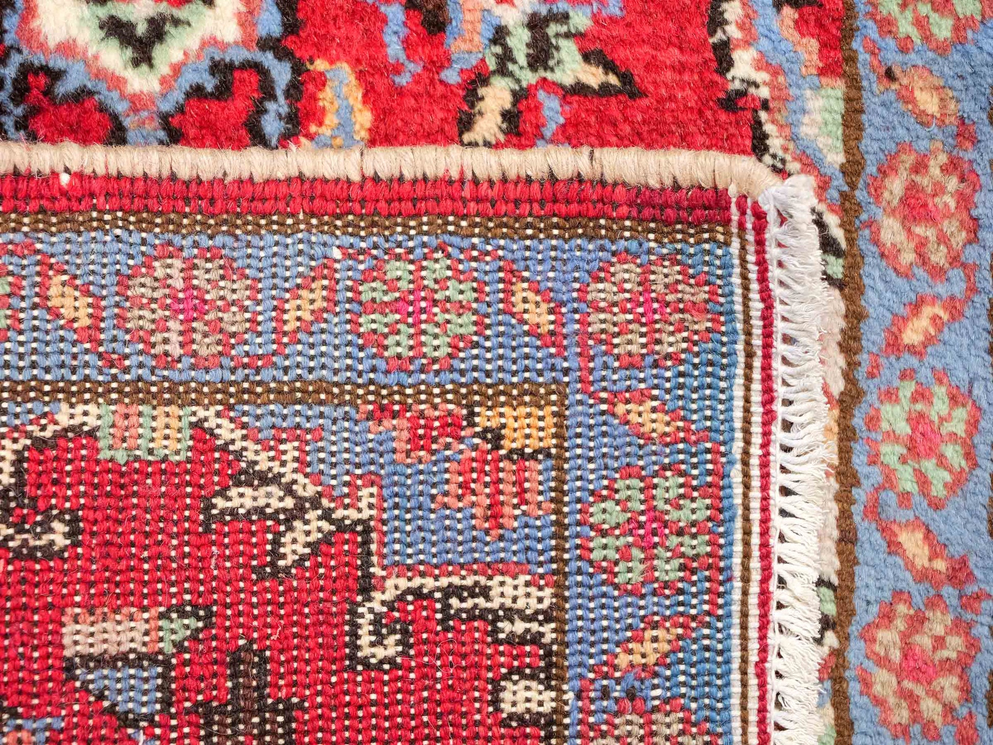 Handgeknüpfter, persischer Hamedan Dorfteppich aus Wolle von Khademi. Größe: 72 x 53 cm. Farbe: Rot. Verkauf durch JUPITER Intl.