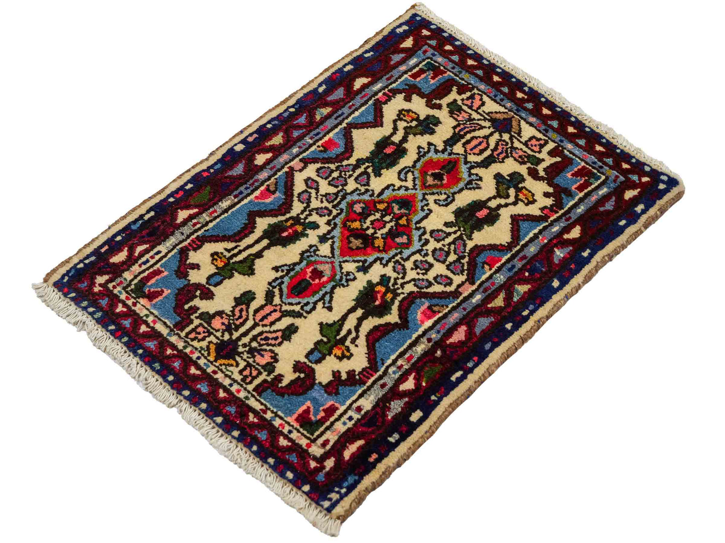 Handgeknüpfter, persischer Hamedan Dorfteppich aus Wolle von Khademi. Größe: 73 x 53 cm. Farbe: Cremeweiß, blau, rot. Verkauf durch JUPITER Intl.