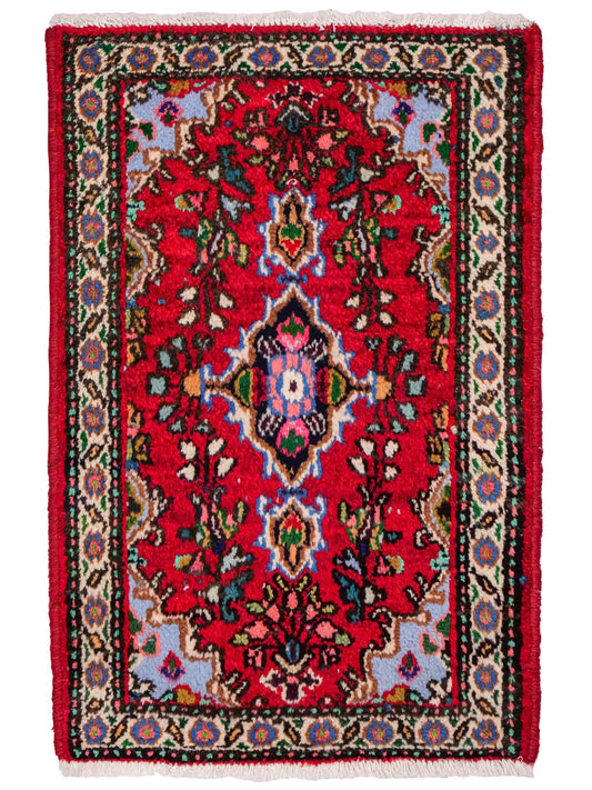 Handgeknüpfter, persischer Hamedan Dorfteppich aus Wolle von Khademi. Größe: 78 x 51 cm. Farbe: Rot. Verkauf durch JUPITER Intl.