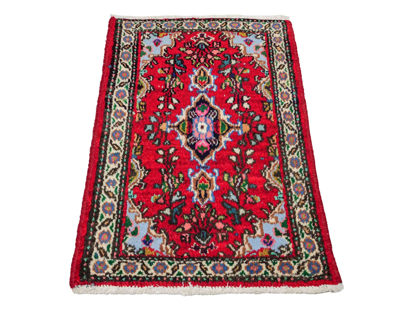 Handgeknüpfter, persischer Hamedan Dorfteppich aus Wolle von Khademi. Größe: 78 x 51 cm. Farbe: Rot. Verkauf durch JUPITER Intl.