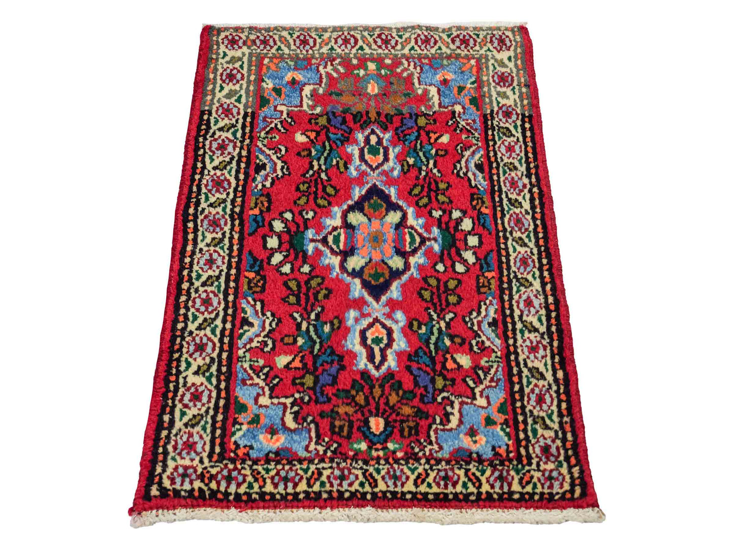 Handgeknüpfter, persischer Hamedan Dorfteppich aus Wolle von Khademi. Größe: 78 x 53 cm. Farbe: Rot. Verkauf durch JUPITER Intl.