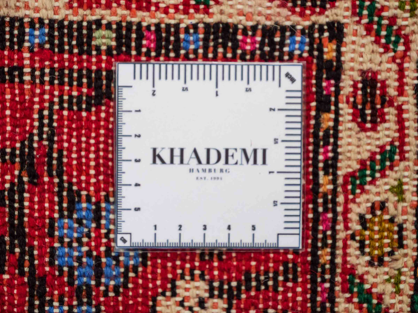 Handgeknüpfter, persischer Hamedan Dorfteppich aus Wolle von Khademi. Größe: 80 x 60 cm. Farbe: Rot. Verkauf durch JUPITER Intl.