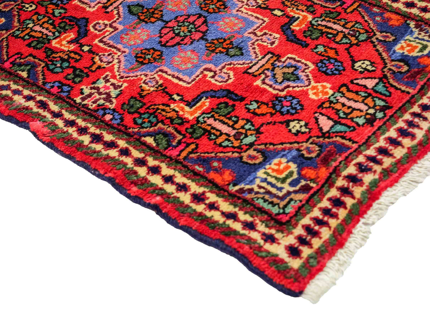 Handgeknüpfter, persischer Hamedan Dorfteppich aus Wolle von Khademi. Größe: 81 x 55 cm. Farbe: Rot. Verkauf durch JUPITER Intl.