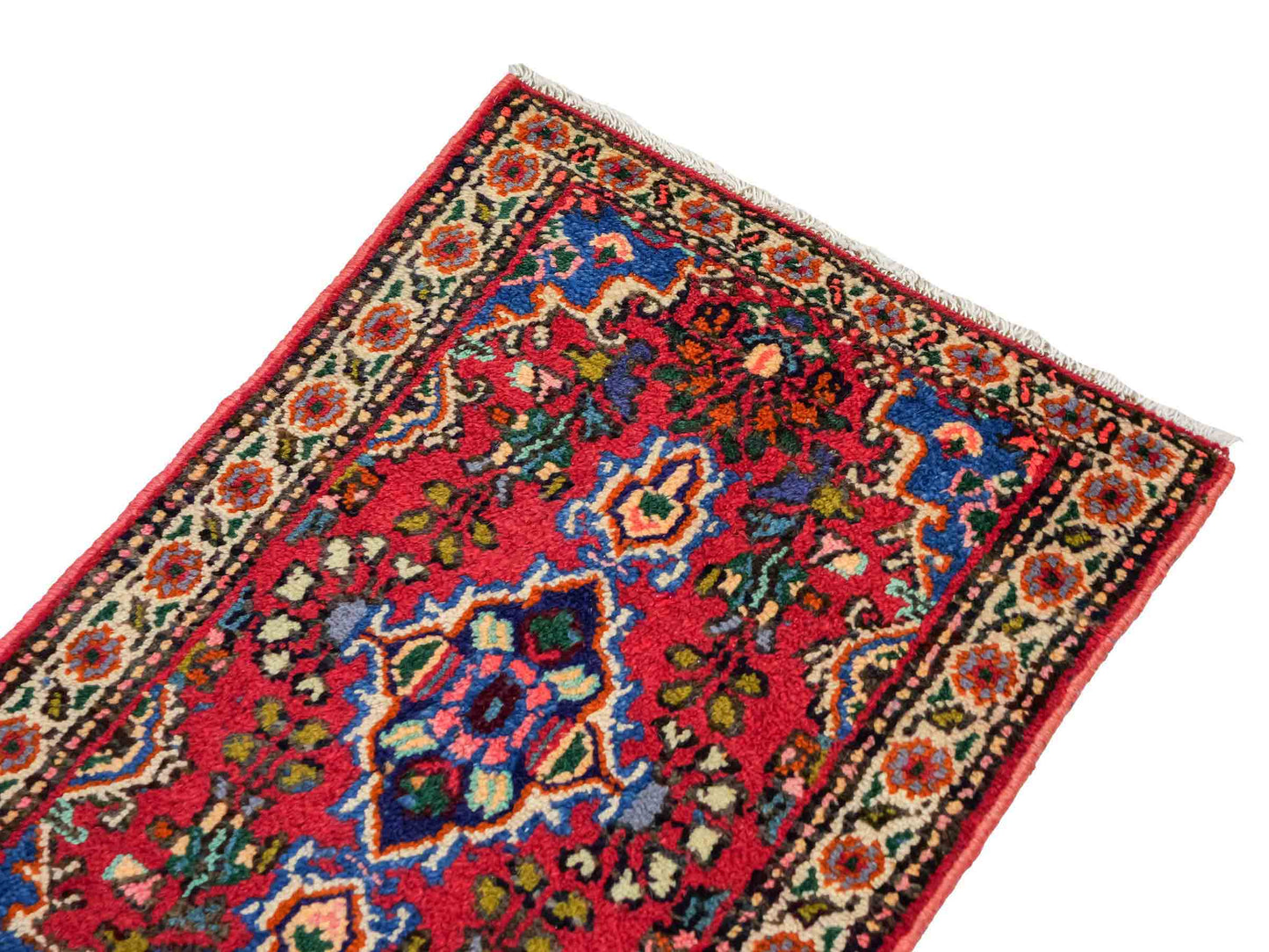 Handgeknüpfter, persischer Hamedan Dorfteppich aus Wolle von Khademi. Größe: 82 x 55 cm. Farbe: Rot. Verkauf durch JUPITER Intl.
