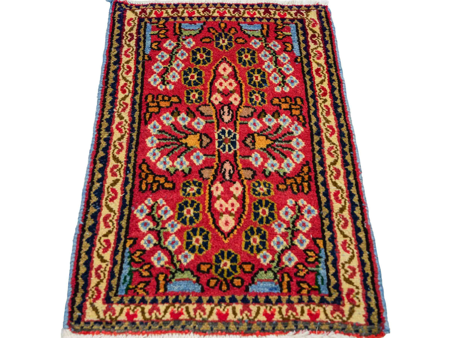 Handgeknüpfter, persischer Hamedan Dorfteppich aus Wolle von Khademi. Größe: 83 x 57 cm. Farbe: Rot. Verkauf durch JUPITER Intl.