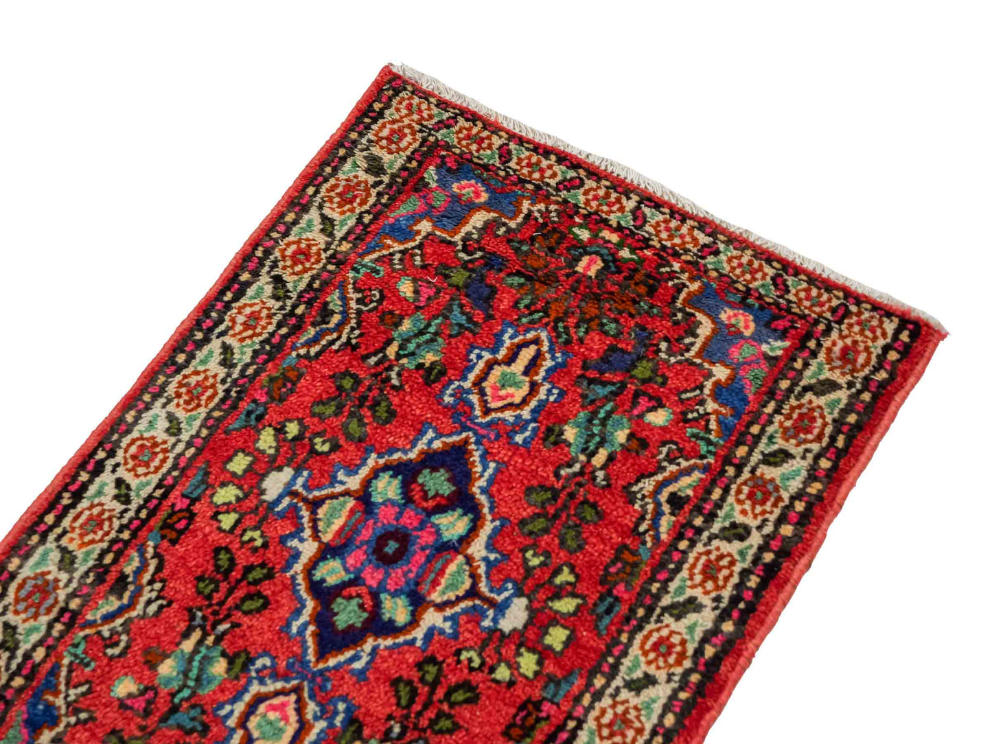 Handgeknüpfter, persischer Hamedan Dorfteppich aus Wolle von Khademi. Größe: 86 x 55 cm. Farbe: Rot. Verkauf durch JUPITER Intl.