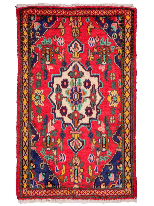 Handgeknüpfter, persischer Hamedan Dorfteppich aus Wolle von Khademi. Größe: 86 x 61 cm. Farbe: Rot. Verkauf durch JUPITER Intl.