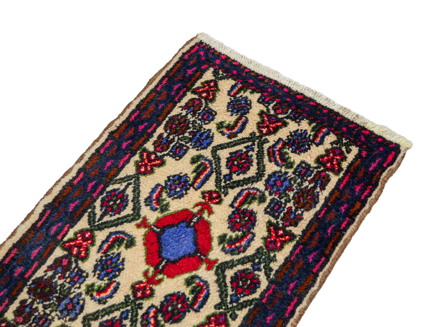 Handgeknüpfter, persischer Hamedan Dorfteppich aus Wolle von Khademi. Größe: 87 x 54 cm. Farbe: Cremeweiß, blau. Verkauf durch JUPITER Intl.