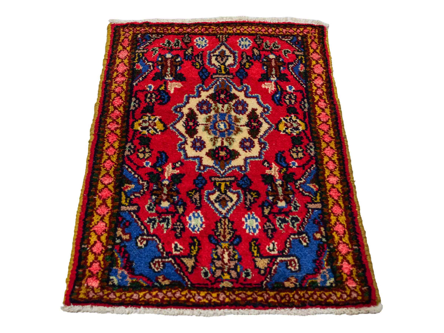 Handgeknüpfter, persischer Hamedan Dorfteppich aus Wolle von Khademi. Größe: 87 x 58 cm. Farbe: Rot. Verkauf durch JUPITER Intl.