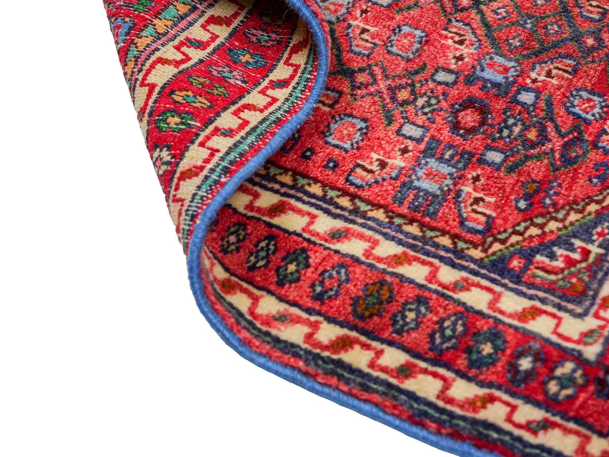 Handgeknüpfter, persischer Hamedan Dorfteppich aus Wolle von Khademi. Größe: 91 x 64 cm. Farbe: Rot. Verkauf durch JUPITER Intl.