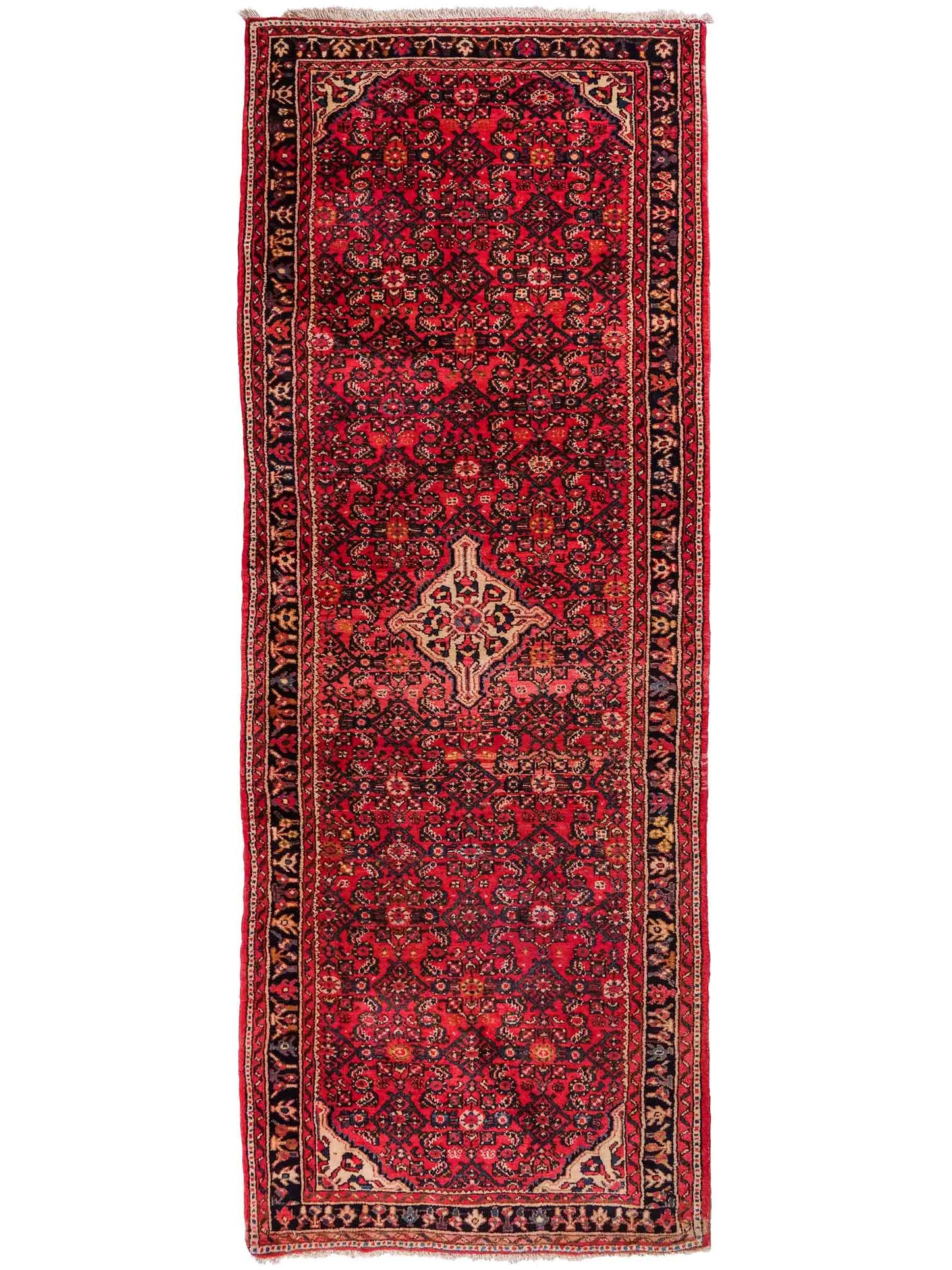 Feiner, handgeknüpfter, persischer Hosseinabad/Hamedan Dorfteppich aus Wolle von Khademi. Farbe: Rot. 306 x 105 cm. Vertrieb durch JUPITER Intl.