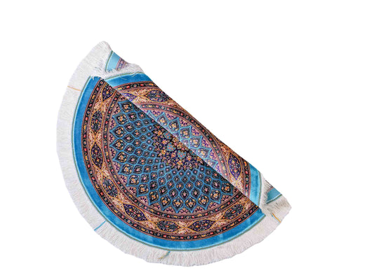 Runder Ghom Maschinenteppich "Kavus" 100 x 100 cm, mit Medaillon, aus pflanzlicher Seide (Viskose), Blau-Grün. Teppichnummer: V50TG100H. Persian Luxury Collection by Khademi. Made in Iran / Persia – Vertrieb durch JUPITER Intl.