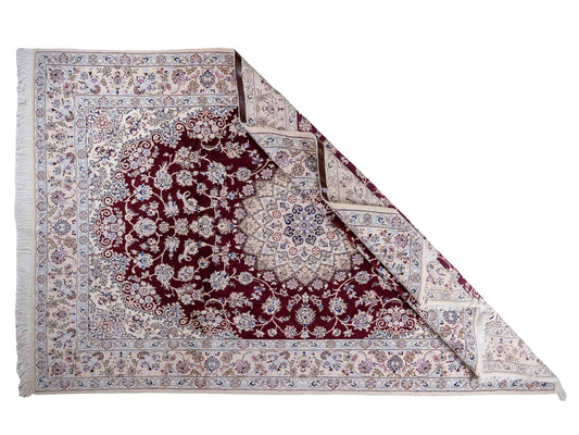 Handgeknüpfter Nain 9La Perserteppich von Khademi aus Wolle mit Seide, rot, weiß. Klassisches Medaillon-Design. Traditionell von Hand geknüpft in Iran / Persien. Größe: 316 cm x 205 cm. Teppichnummer: RB3-1093. Verkauf durch Jupiter Intl.