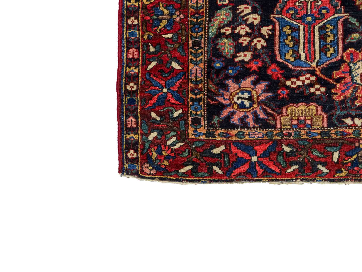 Sehr feiner, handgeknüpfter, antiker, persischer Bakhitar Farahan Nomadenteppich aus Wolle von Khademi. Farbe: Blau, rot. Größe: 196 x 130 cm. Vertrieb durch JUPITER Intl.