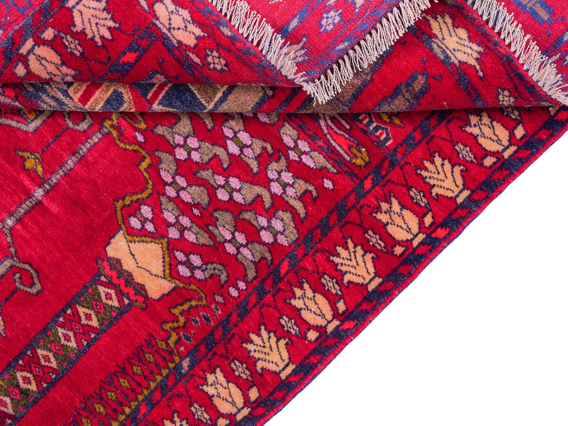 Antiker, handgeknüpfter, afghanischer Belutsch Nomadenteppich aus Wolle von Khademi. Größe: 111 x 80 cm. Farbe: Rot Verkauf durch JUPITER Intl.