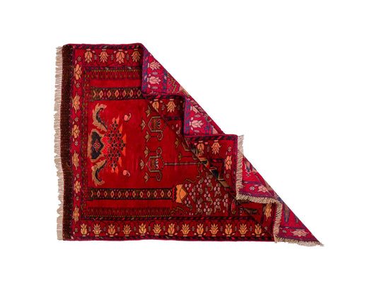 Antiker, handgeknüpfter, afghanischer Belutsch Nomadenteppich aus Wolle von Khademi. Größe: 111 x 80 cm. Farbe: Rot Verkauf durch JUPITER Intl.