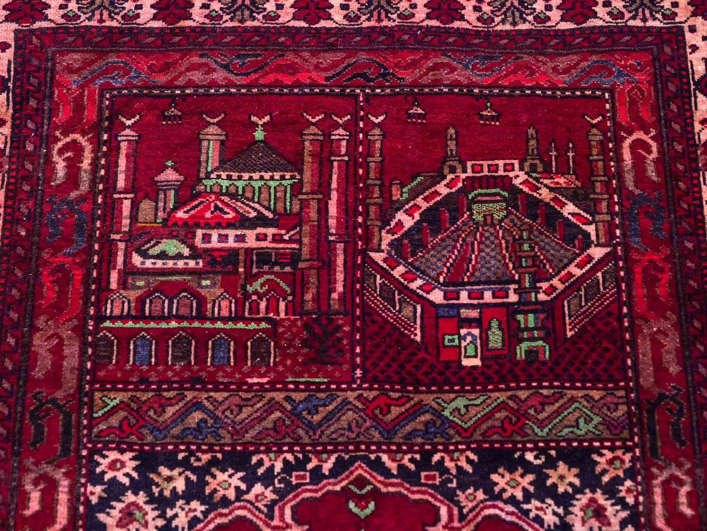 Antiker, handgeknüpfter, afghanischer Belutsch Nomadenteppich aus Wolle von Khademi. Größe: 115 x 80 cm. Farbe: Rot. Verkauf durch JUPITER Intl.