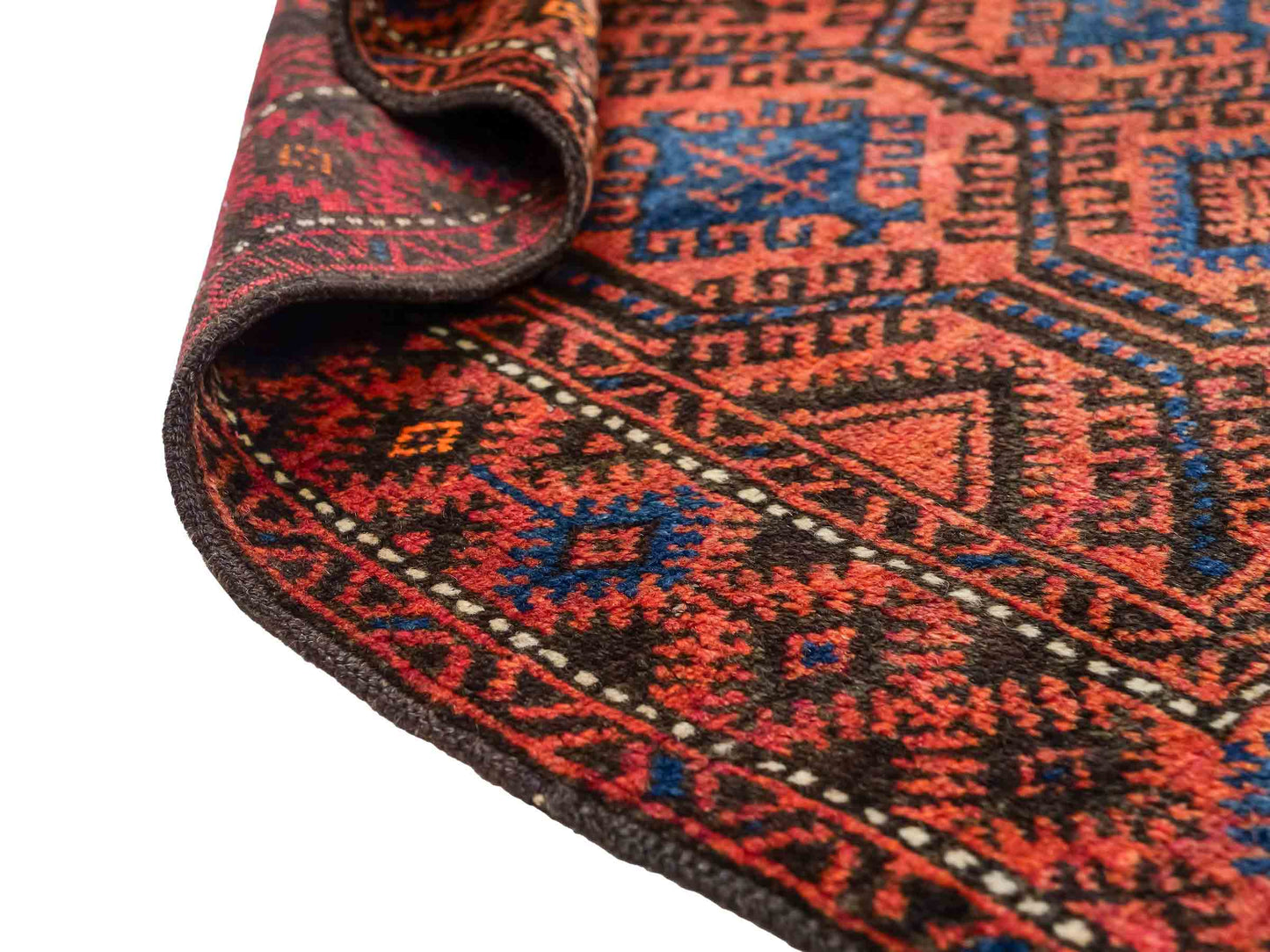 Antiker, handgeknüpfter, afghanischer Belutsch Nomadenteppich aus Wolle von Khademi. Größe: 117 x 77 cm. Farbe: Rot, blau. Verkauf durch JUPITER Intl.
