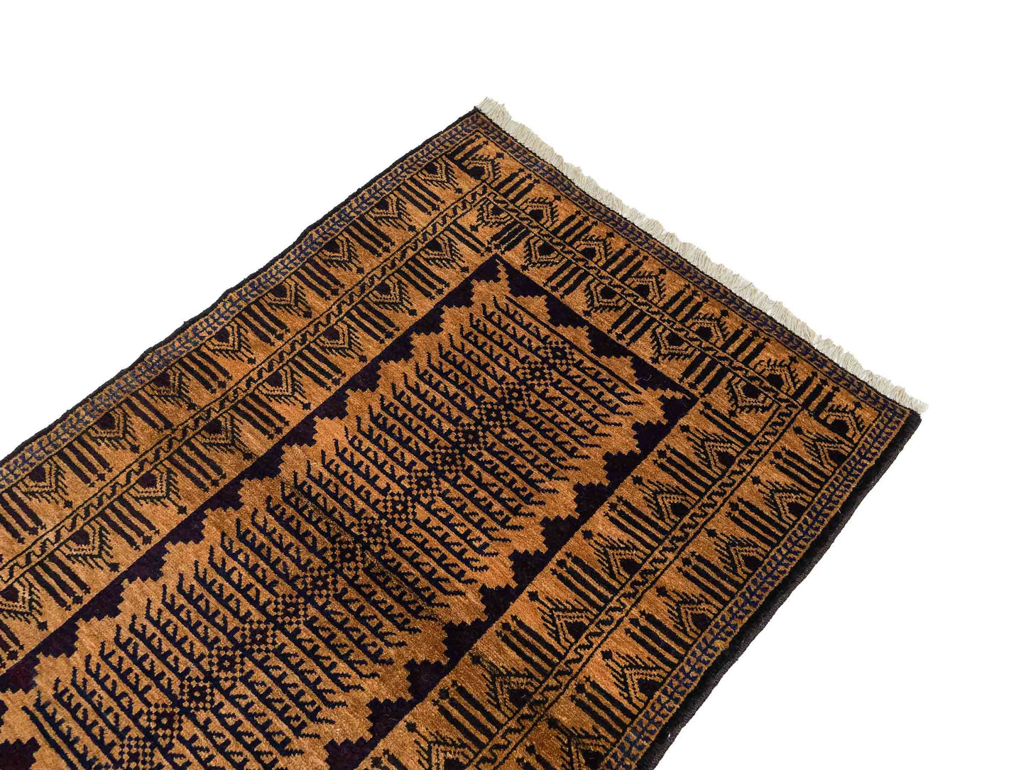 Antiker, handgeknüpfter, afghanischer Belutsch Nomadenteppich aus Wolle von Khademi. Größe: 123 x 80 cm. Farbe: Gold, beige, braun. Verkauf durch JUPITER Intl.
