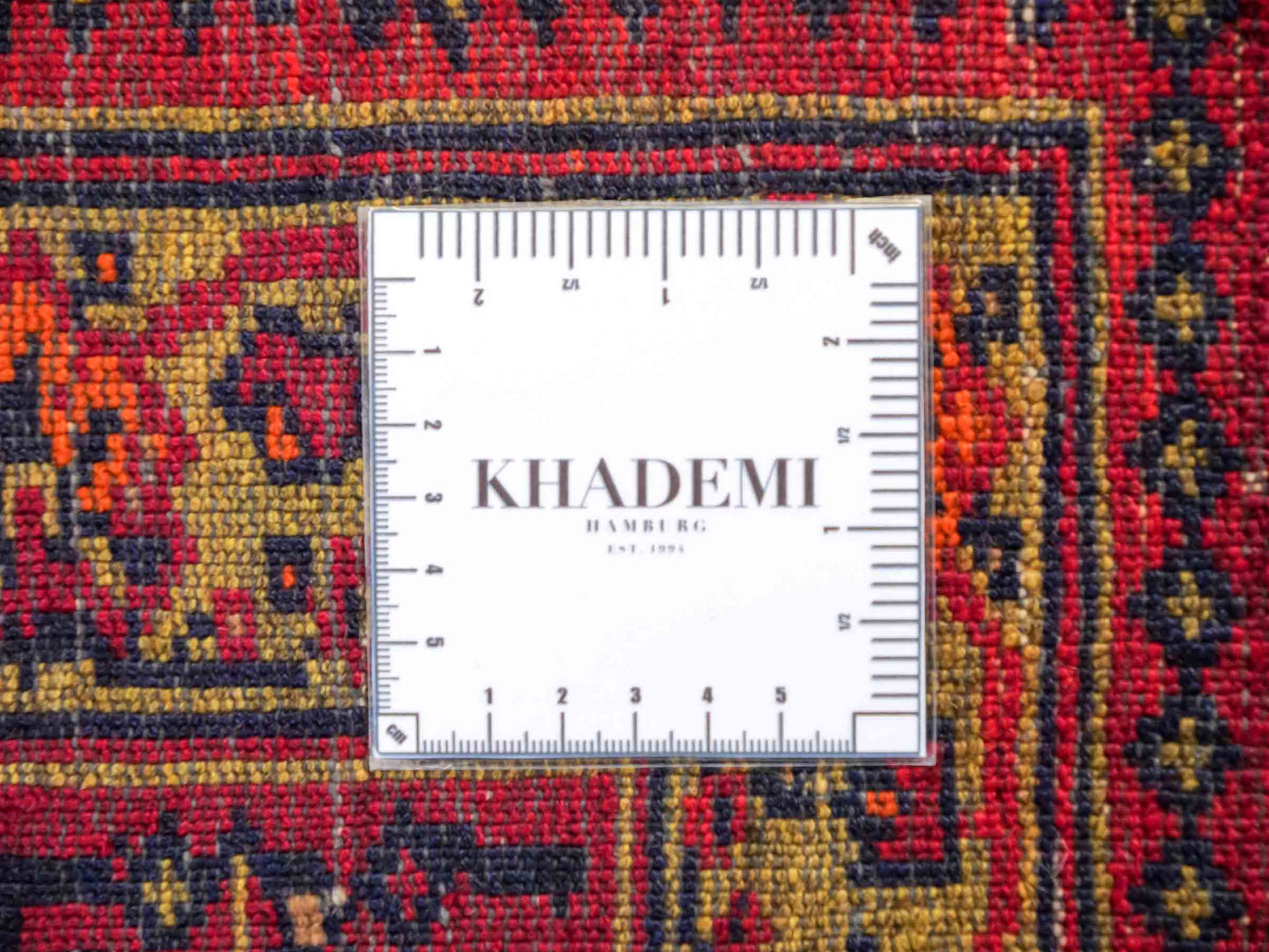 Antiker, handgeknüpfter, afghanischer Belutsch Nomadenteppich aus Wolle von Khademi. Größe: 126 x 85 cm. Farbe: Rot. Verkauf durch JUPITER Intl.
