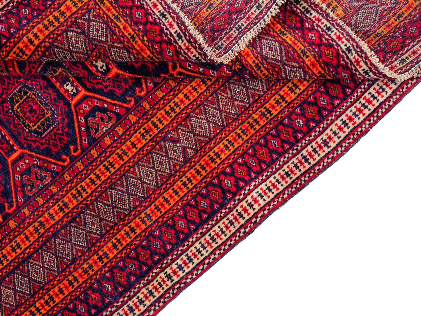 Antiker, handgeknüpfter, afghanischer Belutsch Nomadenteppich aus Wolle von Khademi. Größe: 127 x 91 cm. Farbe: Rot Verkauf durch JUPITER Intl.