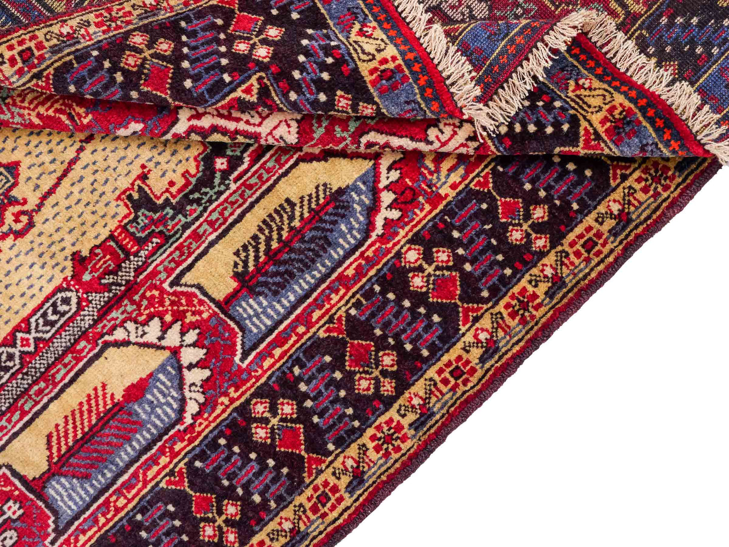Antiker, handgeknüpfter, afghanischer Belutsch Nomadenteppich aus Wolle von Khademi. Größe: 136 x 87 cm. Farbe: Beige, rot, blau. Verkauf durch JUPITER Intl.