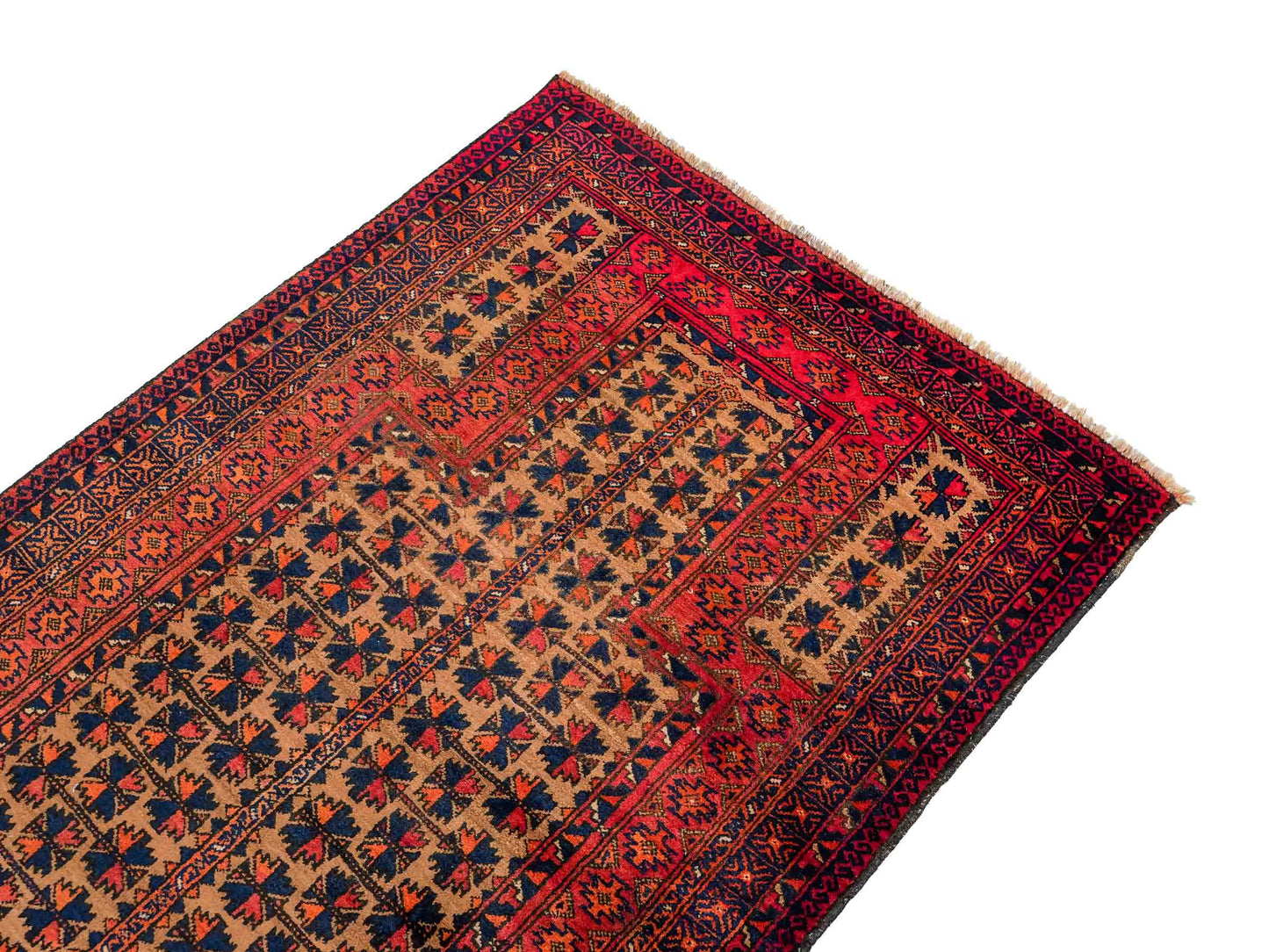 Antiker, handgeknüpfter, afghanischer Belutsch Nomadenteppich aus Wolle von Khademi. Größe: 140 x 88 cm. Farbe: Orange, beige, blau. Verkauf durch JUPITER Intl.