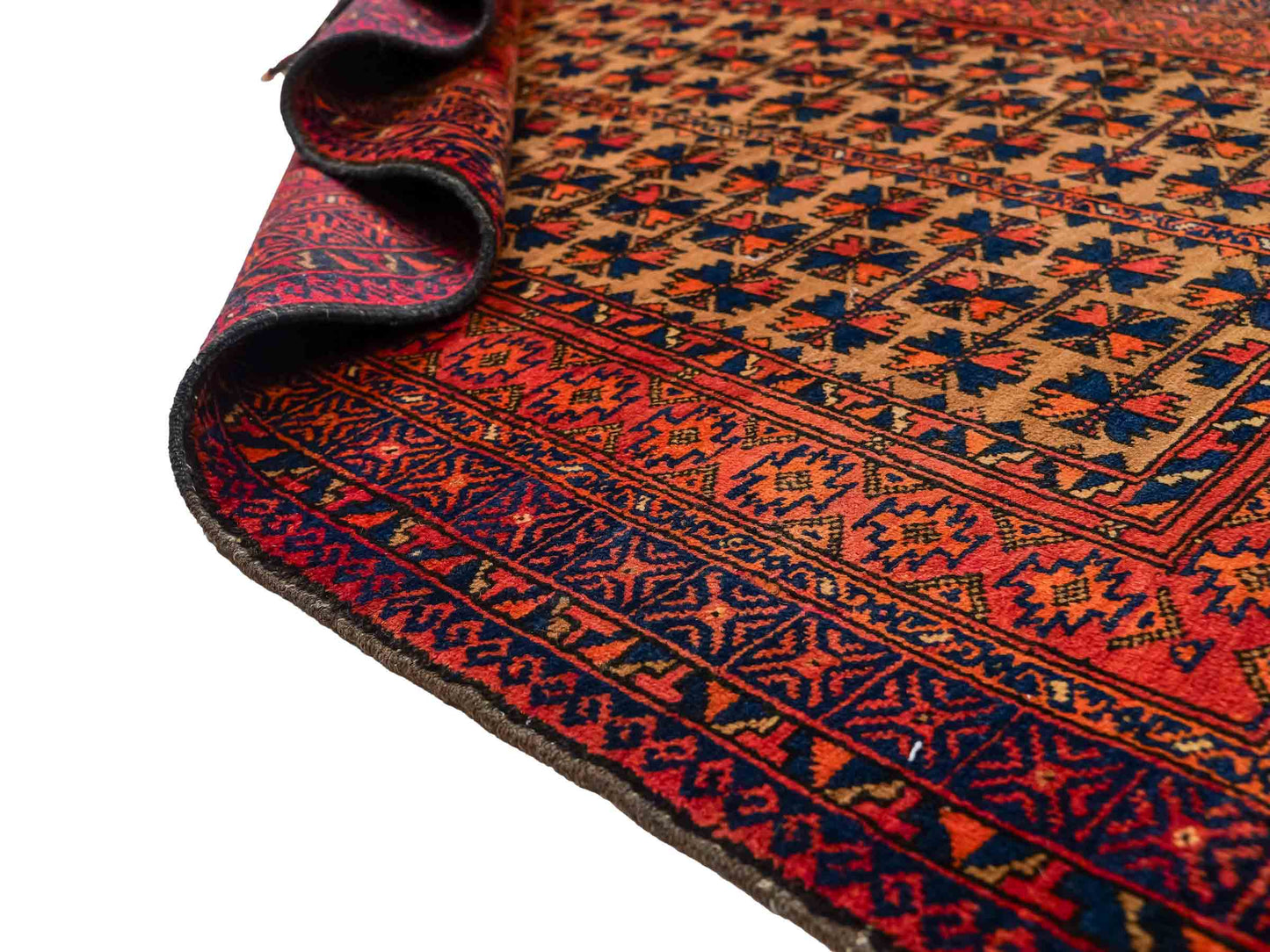 Antiker, handgeknüpfter, afghanischer Belutsch Nomadenteppich aus Wolle von Khademi. Größe: 140 x 88 cm. Farbe: Orange, beige, blau. Verkauf durch JUPITER Intl.