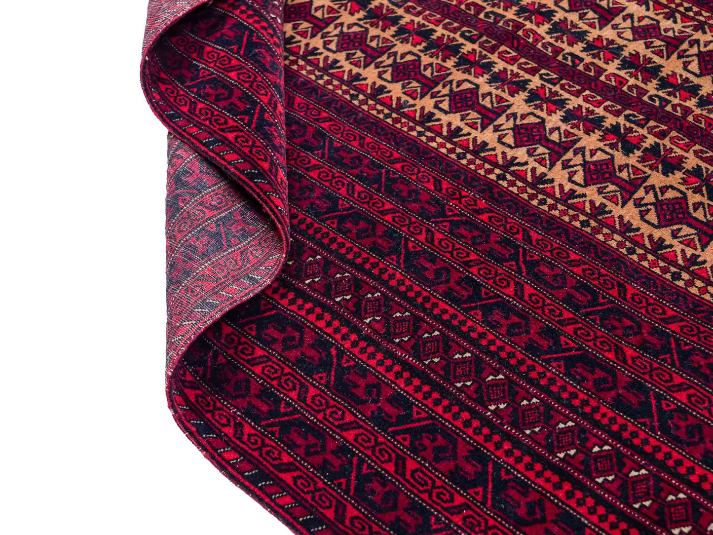 Sehr feiner, handgeknüpfter, antiker Belutsch Nomadenteppich aus Wolle von Khademi. Farbe: Rot, blau, cremeweiß. Größe: 142 x 90 cm. Vertrieb durch JUPITER Intl.