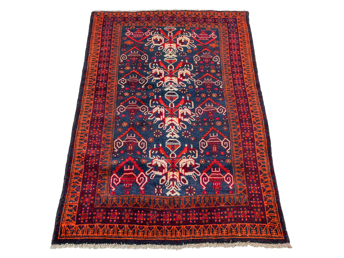 Antiker, handgeknüpfter, afghanischer Belutsch Nomadenteppich aus Wolle von Khademi. Größe: 157 x 98 cm. Farbe: Blau, rot. Verkauf durch JUPITER Intl.