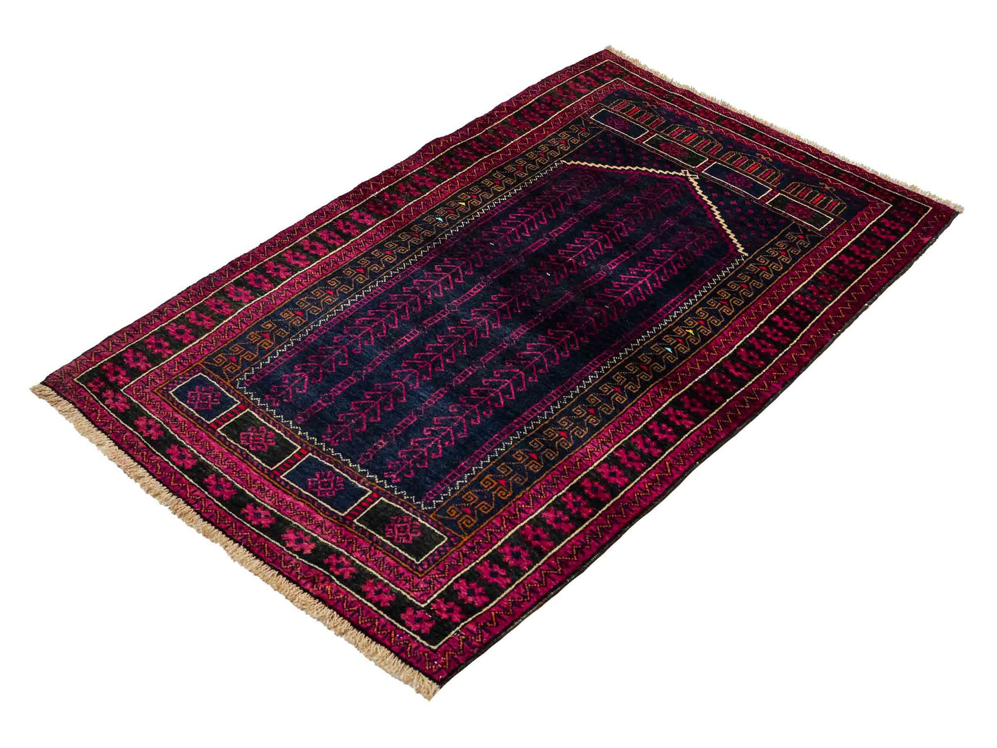 Handgeknüpfter, afghanischer Belutsch Nomadenteppich aus Wolle von Khademi. Größe: 152 x 94 cm. Farbe: Blau, rot, lila. Verkauf durch JUPITER Intl.
