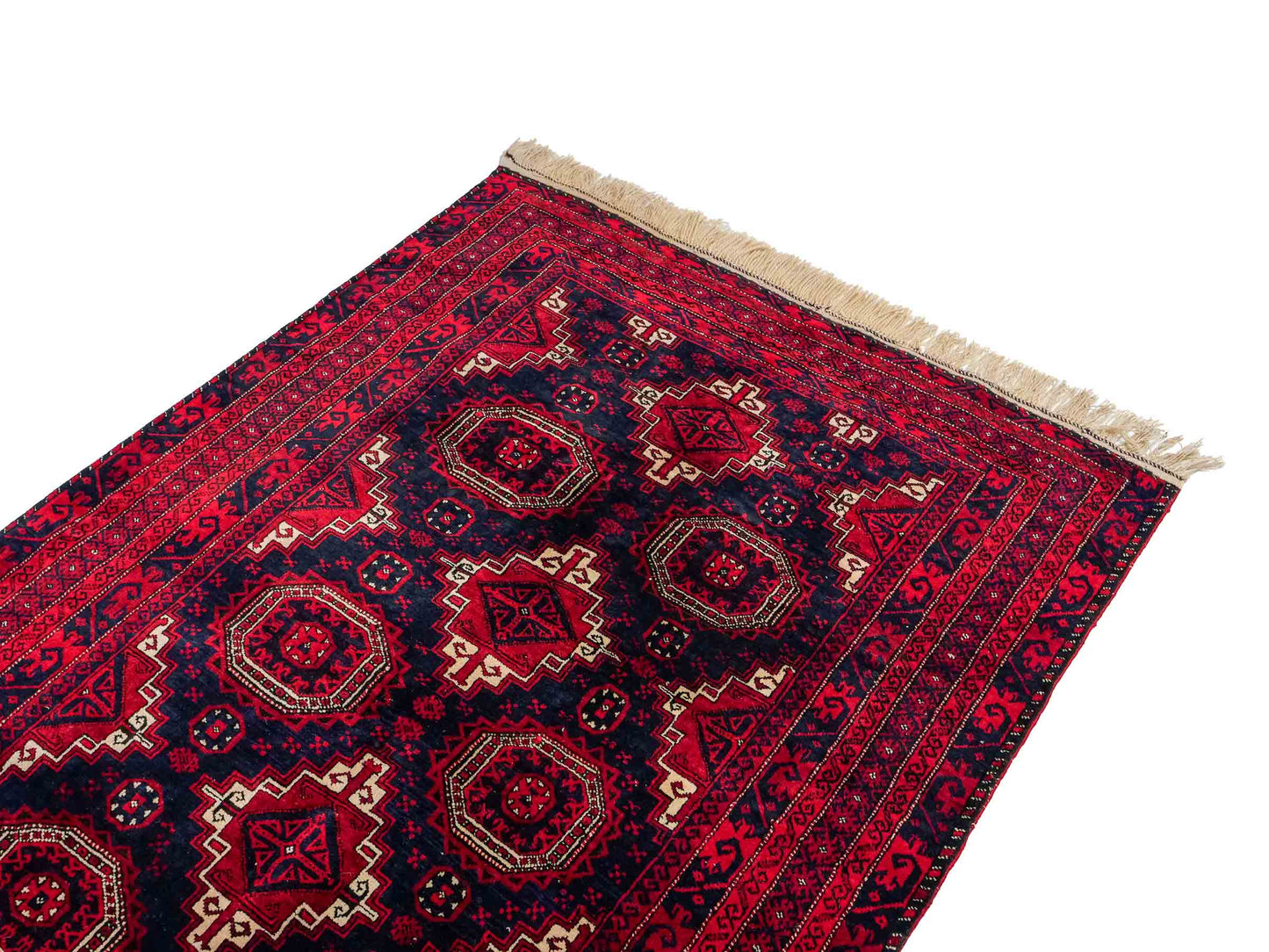 Handgeknüpfter, afghanischer Belutsch Nomadenteppich aus Wolle von Khademi. Größe: 173 x 117 cm. Farbe: Rot, blau. Verkauf durch JUPITER Intl.