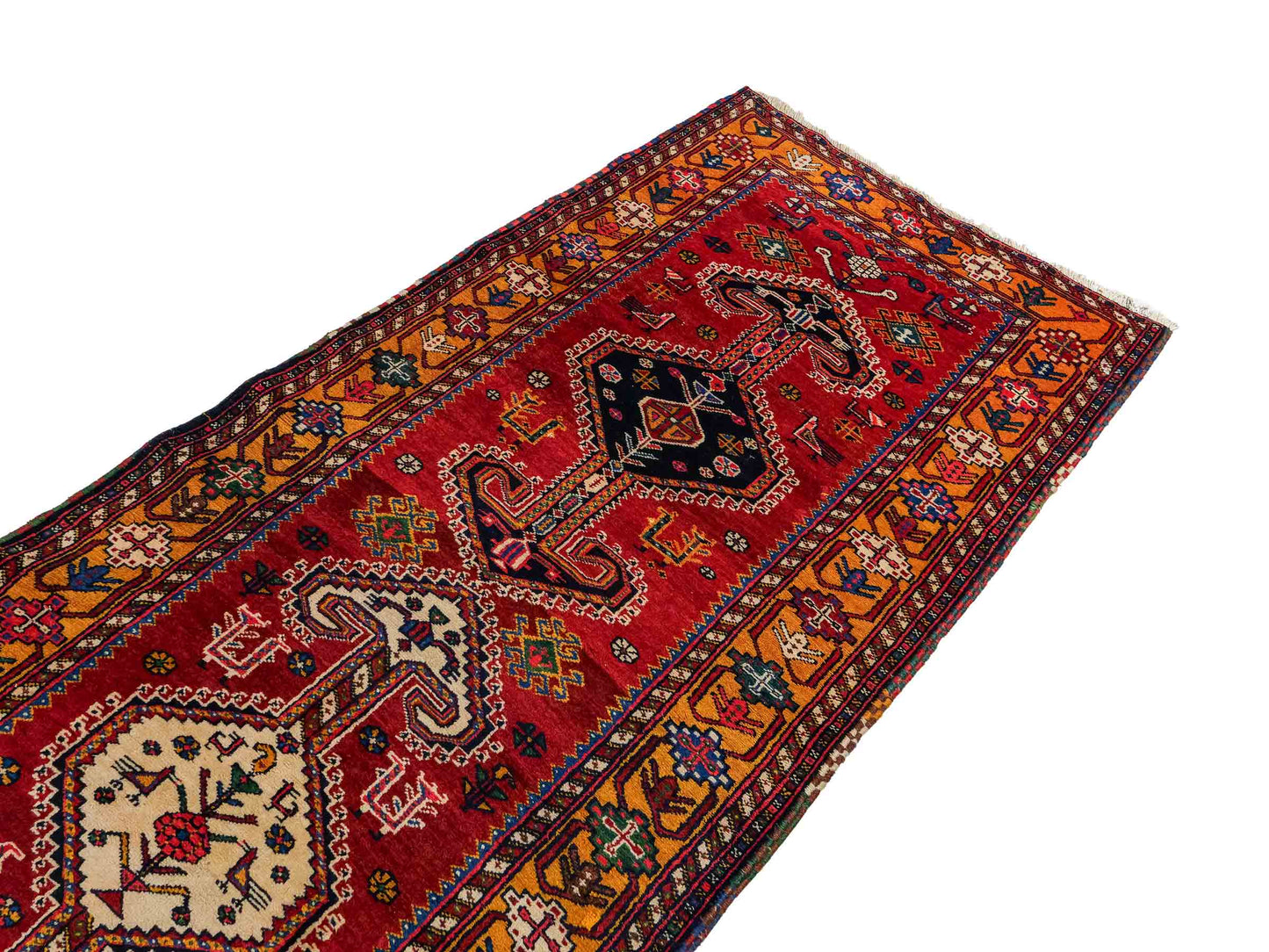 Feiner, handgeknüpfter, persischer Shiraz Nomadenteppich aus Wolle von Khademi. Farbe: Rot, beige, blau. Größe: 318 x 103 cm. Vertrieb durch JUPITER Intl.