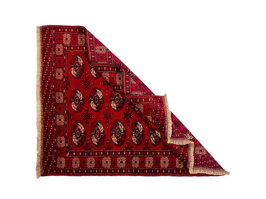 Handgeknüpfter, afghanischer Turkaman Nomadenteppich aus Wolle von Khademi. Größe: 152 x 118 cm. Farbe: Rot. Verkauf durch JUPITER Intl.