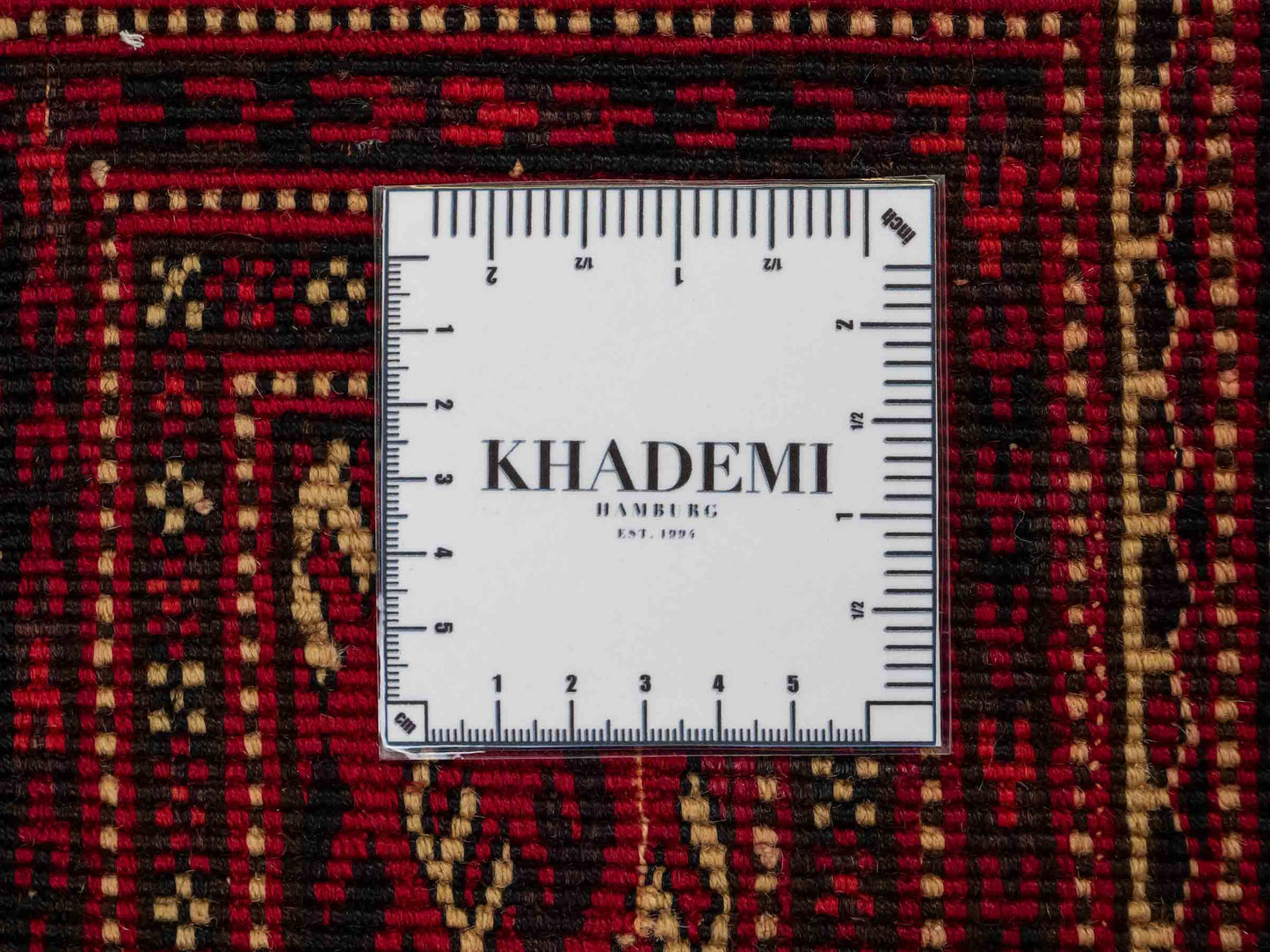 Handgeknüpfter, afghanischer Turkaman Nomadenteppich aus Wolle von Khademi. Größe: 180 x 130 cm. Farbe: Rot. Verkauf durch JUPITER Intl.
