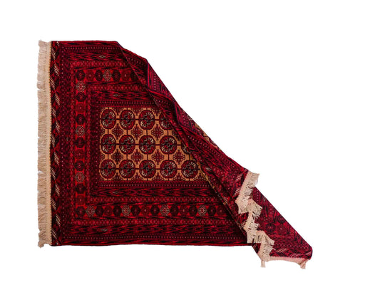 Feiner, handgeknüpfter Afghan Mauri Wollteppich von Khademi. Größe: 175 x 128 cm. Farbe: Rot, beige. Verkauf durch JUPITER Intl.