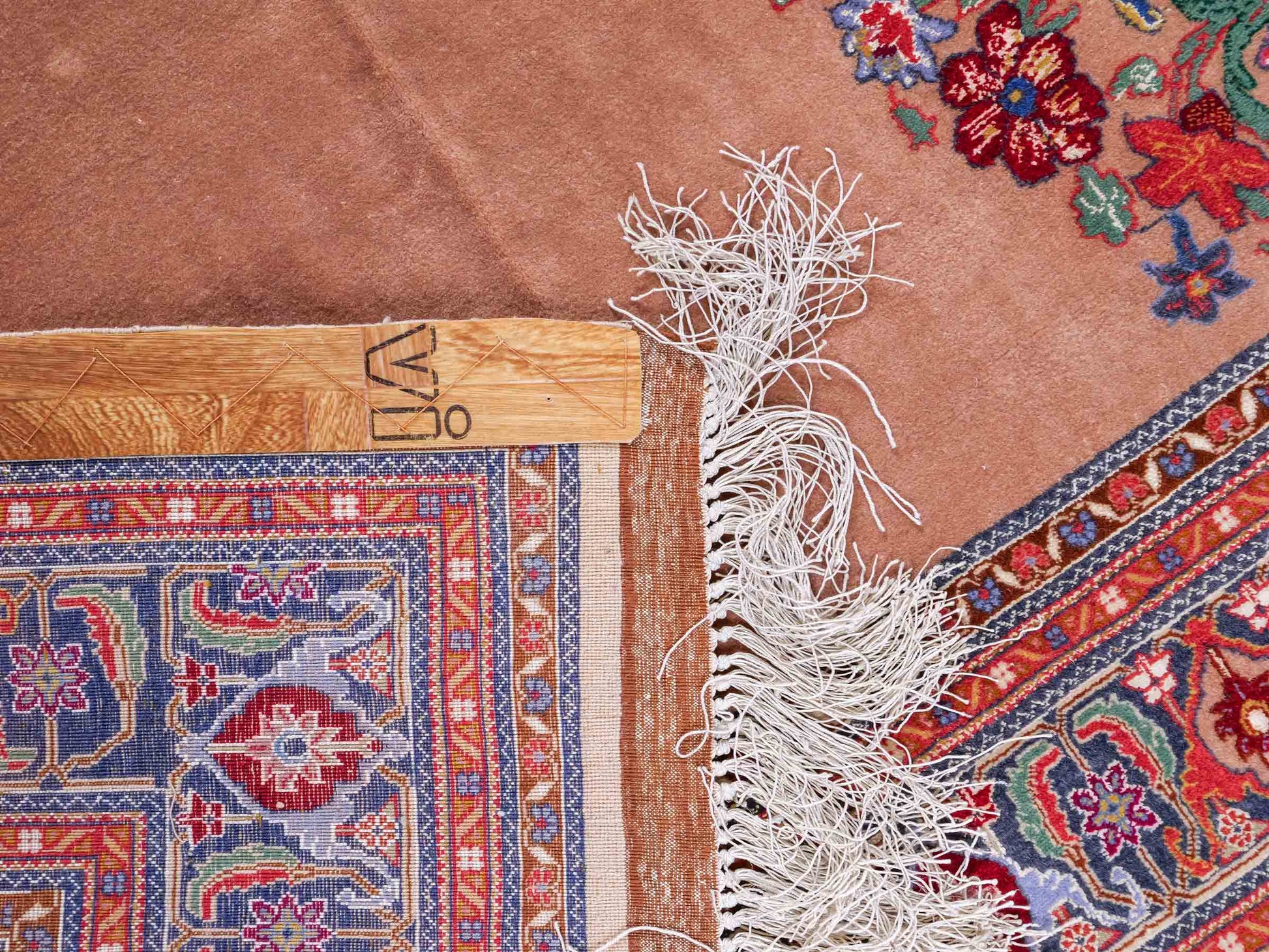 Sehr feiner, antiker, handgeknüpfter Afghan Orientteppich aus Wolle von Khademi. Größe: 260 x 142 cm. Farbe: Beige. Verkauf durch JUPITER Intl.