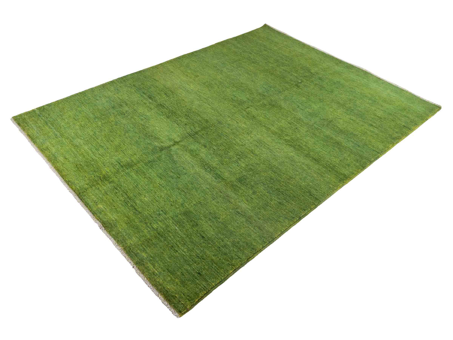 Feiner, handgeknüpfter Design Ziegler Chobi Orientteppich aus reiner Wolle mit minimalistischem, einfarbigem Muster von Khademi. Größe: 233 x 168 cm. Farbe: Grün. RB3-B2849. Ursprung: Afghanistan. Verkauf durch JUPITER Intl.
