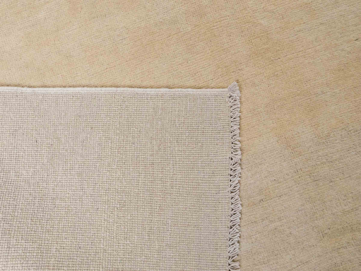 Feiner, handgeknüpfter Design Ziegler Chobi Orientteppich aus reiner Wolle mit minimalistischem, einfarbigem Muster von Khademi. Größe: 266 x 169 cm. Farbe: Beige. RB3-B2851. Ursprung: Afghanistan. Verkauf durch JUPITER Intl.