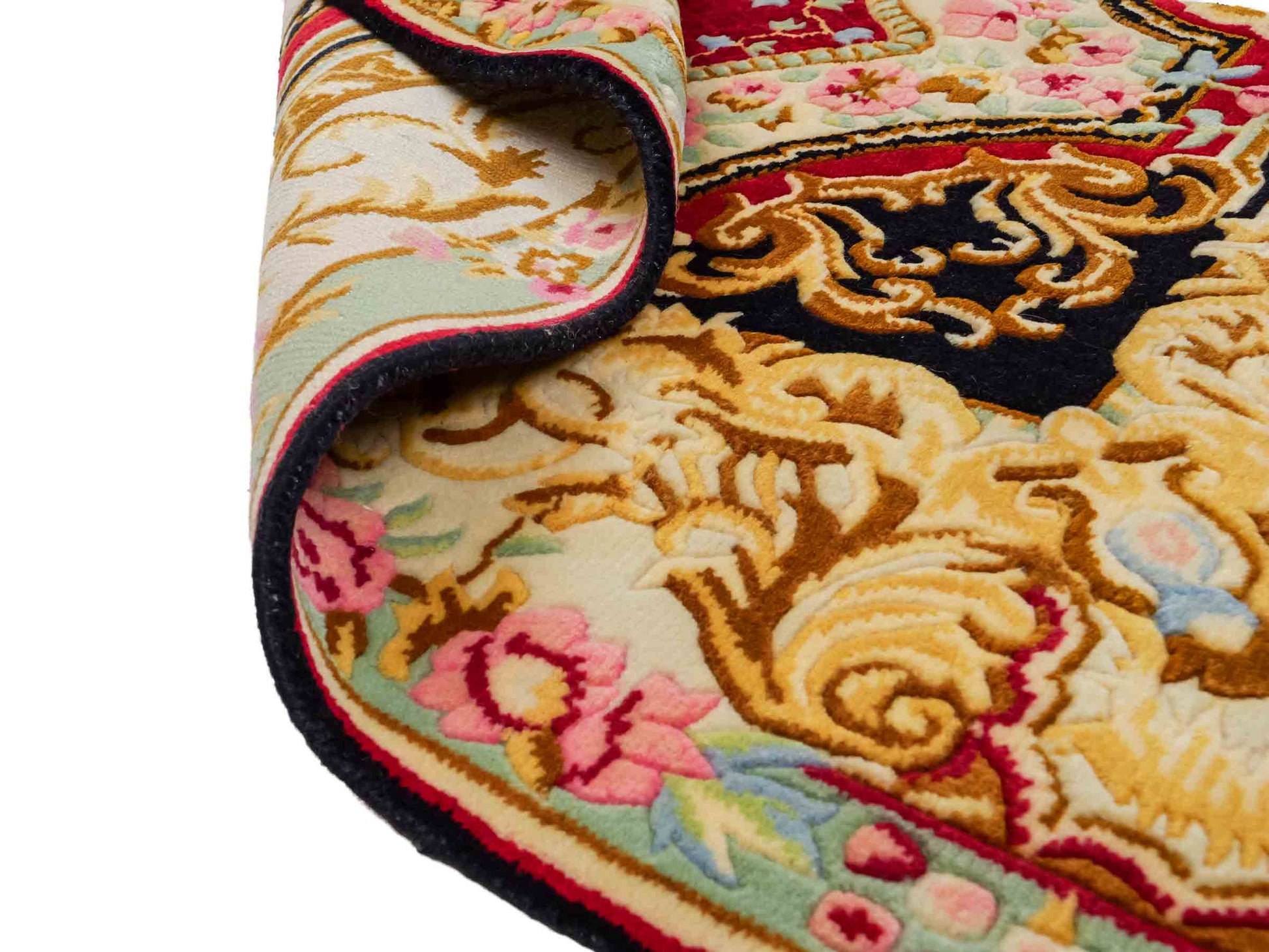 Feiner, handgeknüpfter Indo Aubusson Orientteppich aus Wolle von Khademi, creme, gold, schwarz, rot. 123x76 cm. Verkauf durch Jupiter Intl.